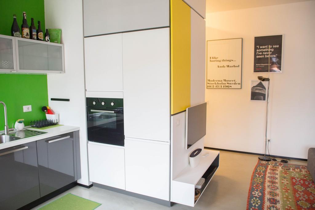 Lorenteggio Business Apartment Милано Екстериор снимка